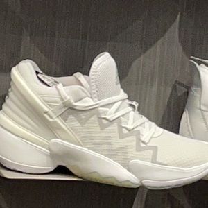 Meet your Posher, Chase